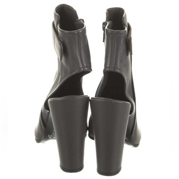 vince Gray Block Heel Sandals with Dust Bag - Picture 4 of 6